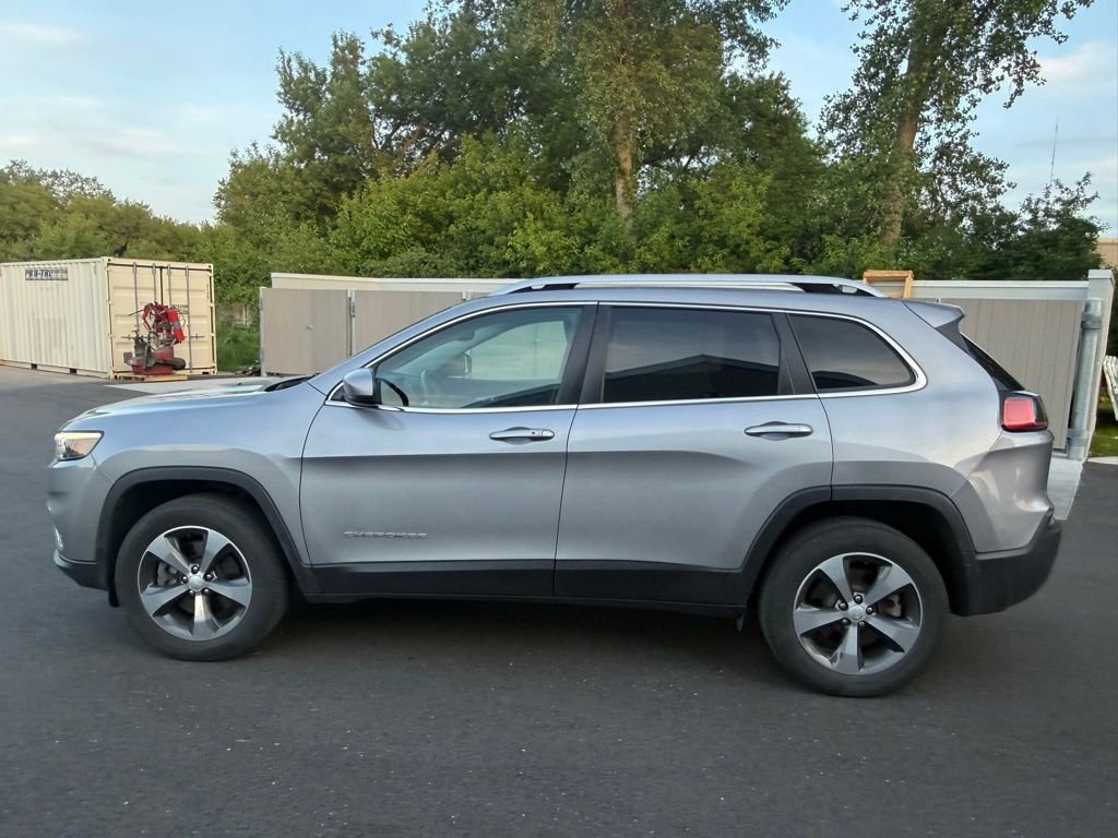 Used 2019 Jeep Cherokee Limited with VIN 1C4PJMDX7KD322107 for sale in Glendale, WI