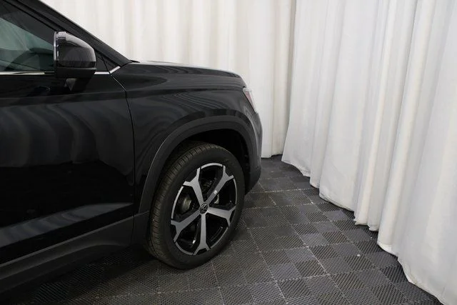 2025 Volkswagen Taos SEL - Photo 27