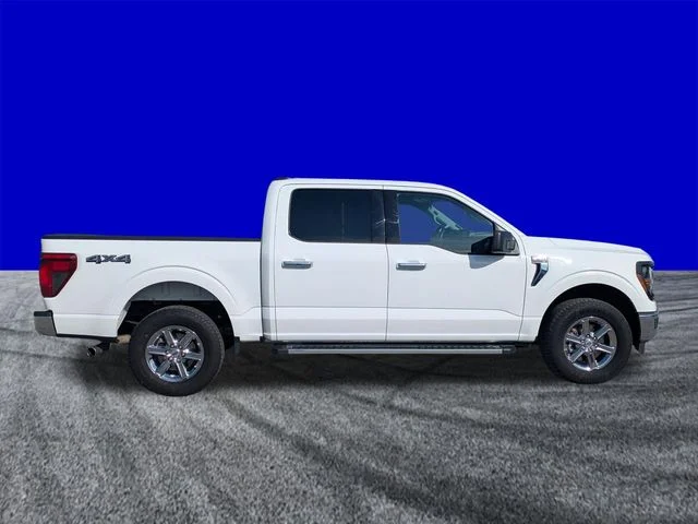 Certified Used 2025 Oxford White Ford XLT image 3