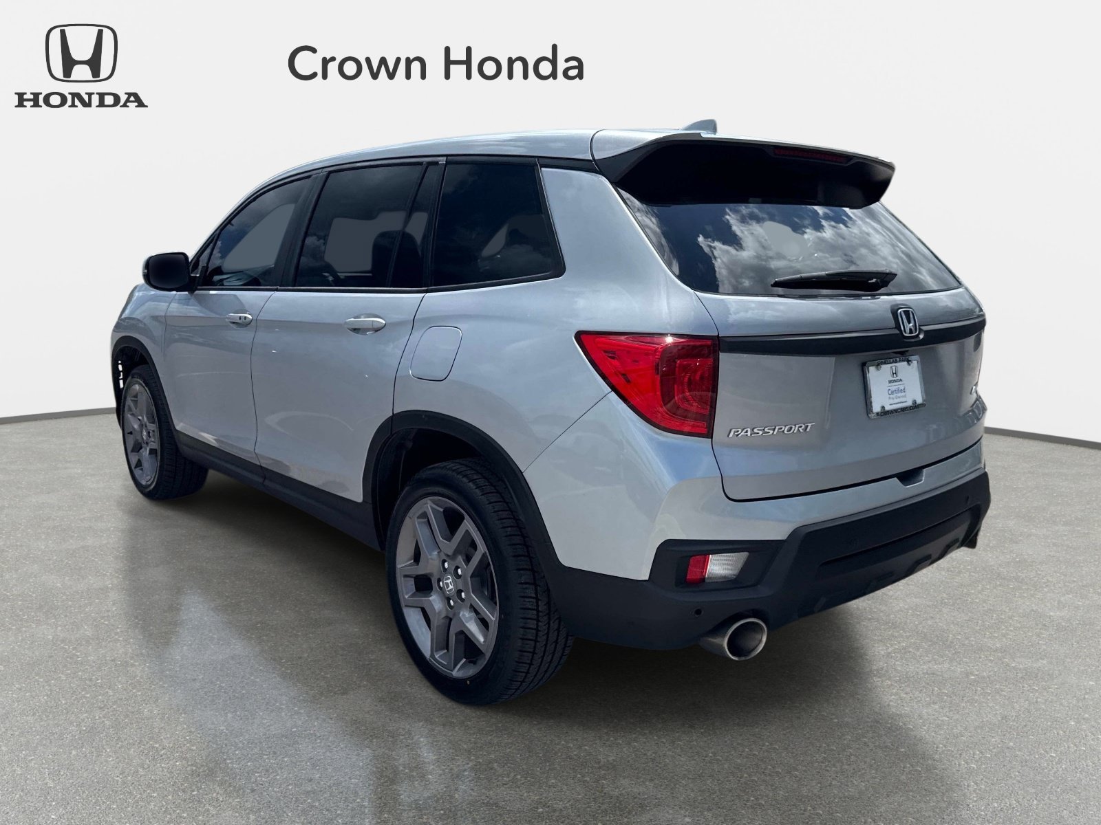 Used 2023 Lunar Silver Metallic Honda EX-L image 3
