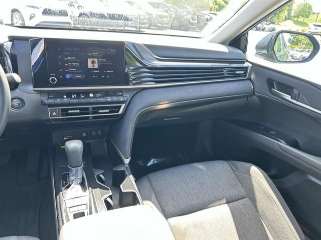 Used 2025  Toyota LE image 16