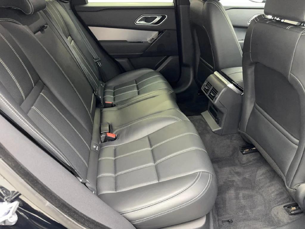 Used 2023 Black Land Rover R-Dynamic S image 41