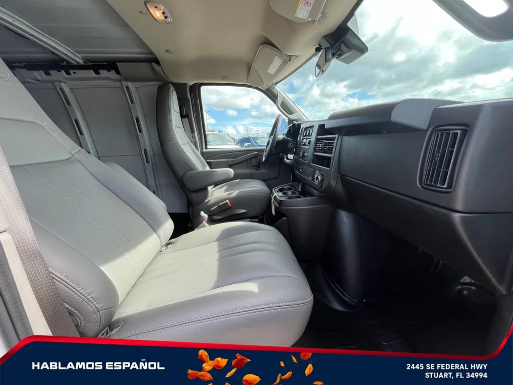 New 2026 Summit White GMC Work Van image 14