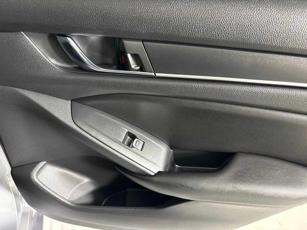 Used 2020  Honda LX image 15