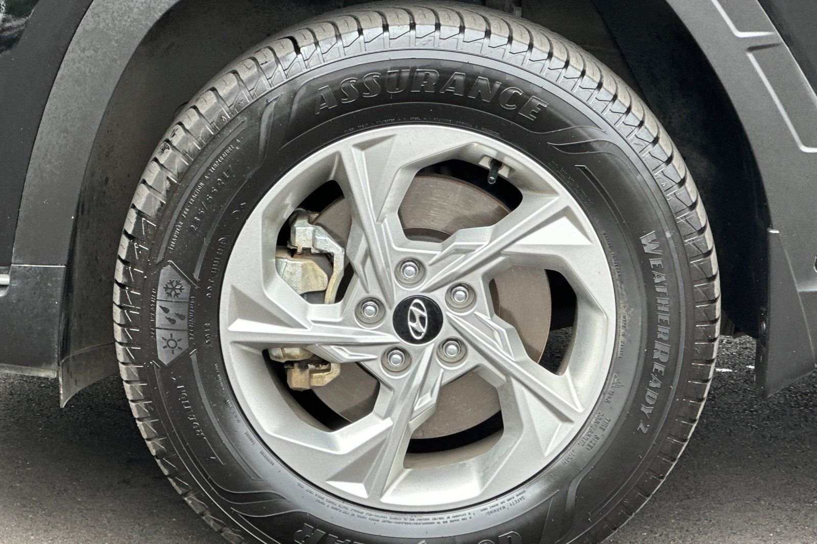 Used 2024 Black Hyundai SEL image 34