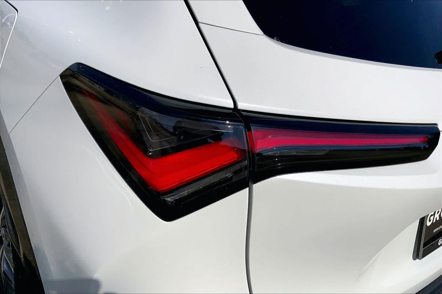 Used 2025 Platinum White Pearl Acura  image 28