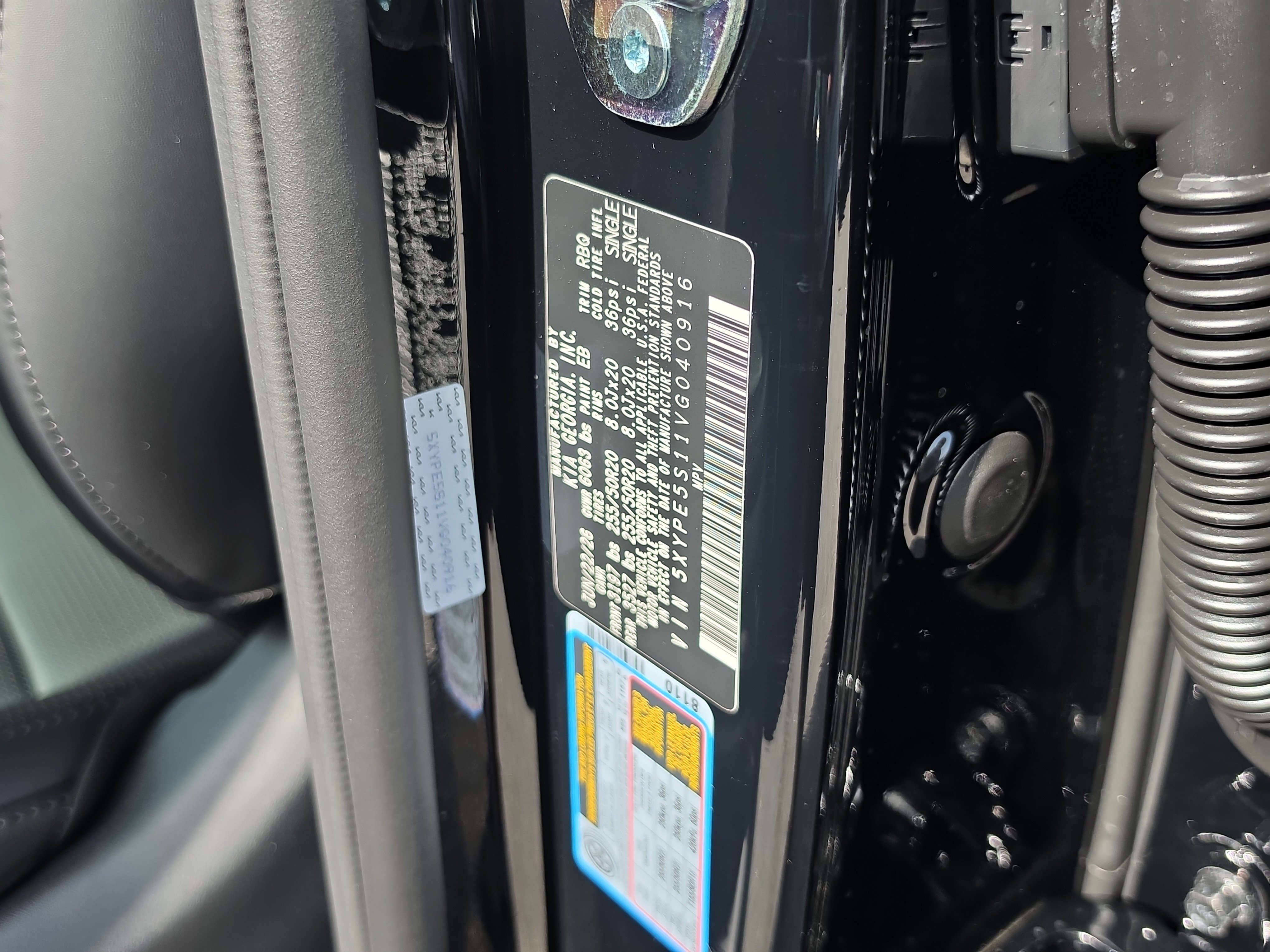 New 2027 Ebony Black Kia S image 33