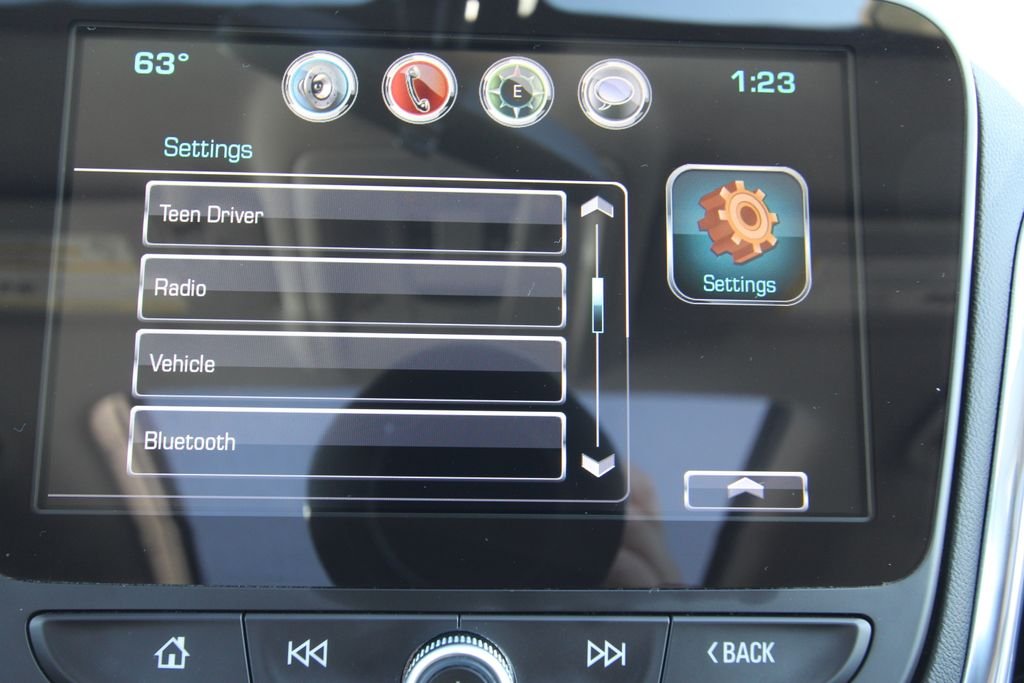 Used 2018 Gray Chevrolet LT image 31