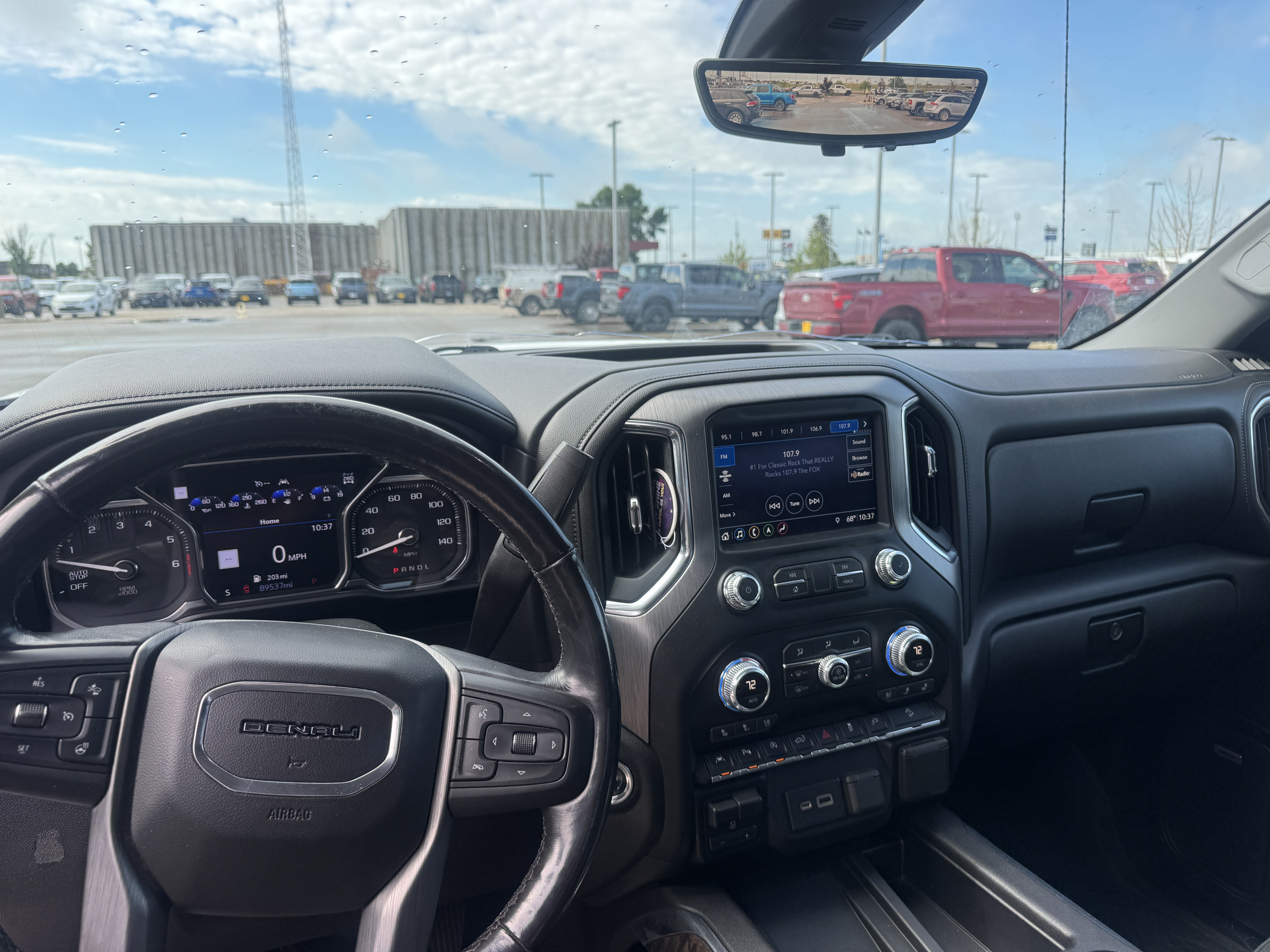 Used 2019 White Frost Tricoat GMC Denali image 5