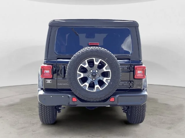 New 2026 Black Clearcoat Jeep 4-DOOR SAHARA image 5