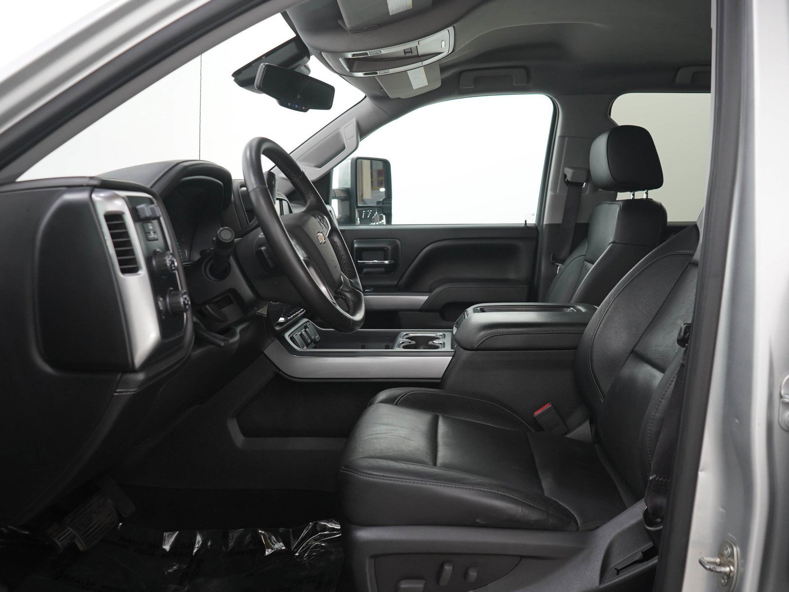 Used 2015 Silver Ice Metallic Chevrolet LTZ image 23
