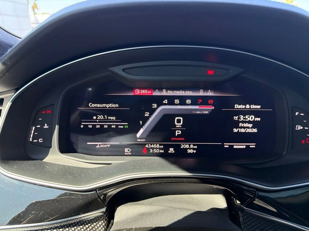 Used 2022  Audi 4.0T Prestige image 6