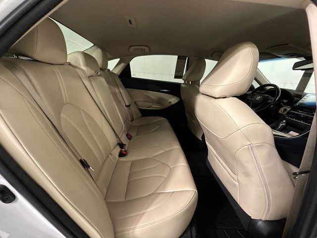 Used 2019 Beige Toyota XLE image 17
