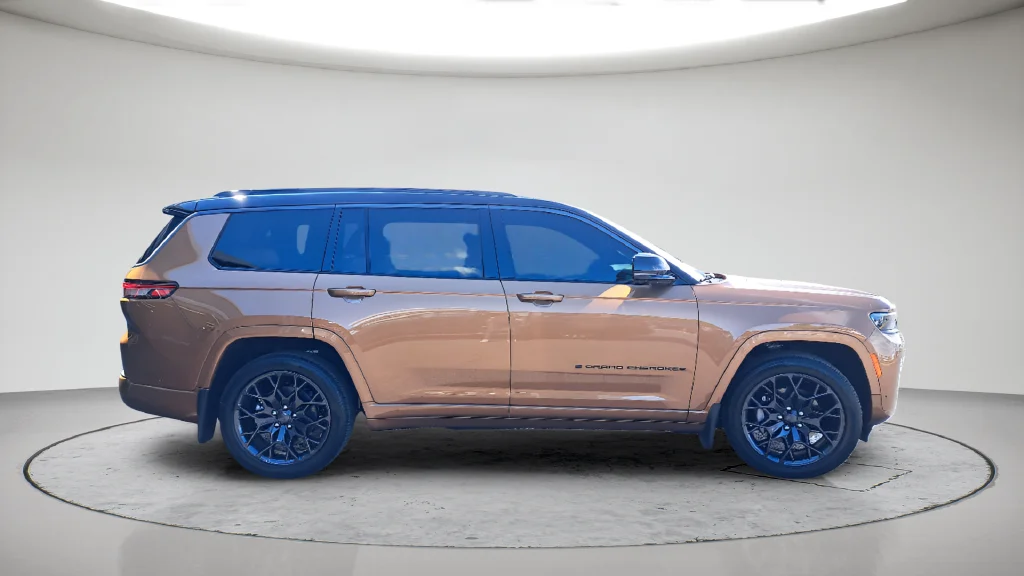 New 2026 Copper Shino Metallic Clear-Coat Exterior Paint Jeep Summit image 4
