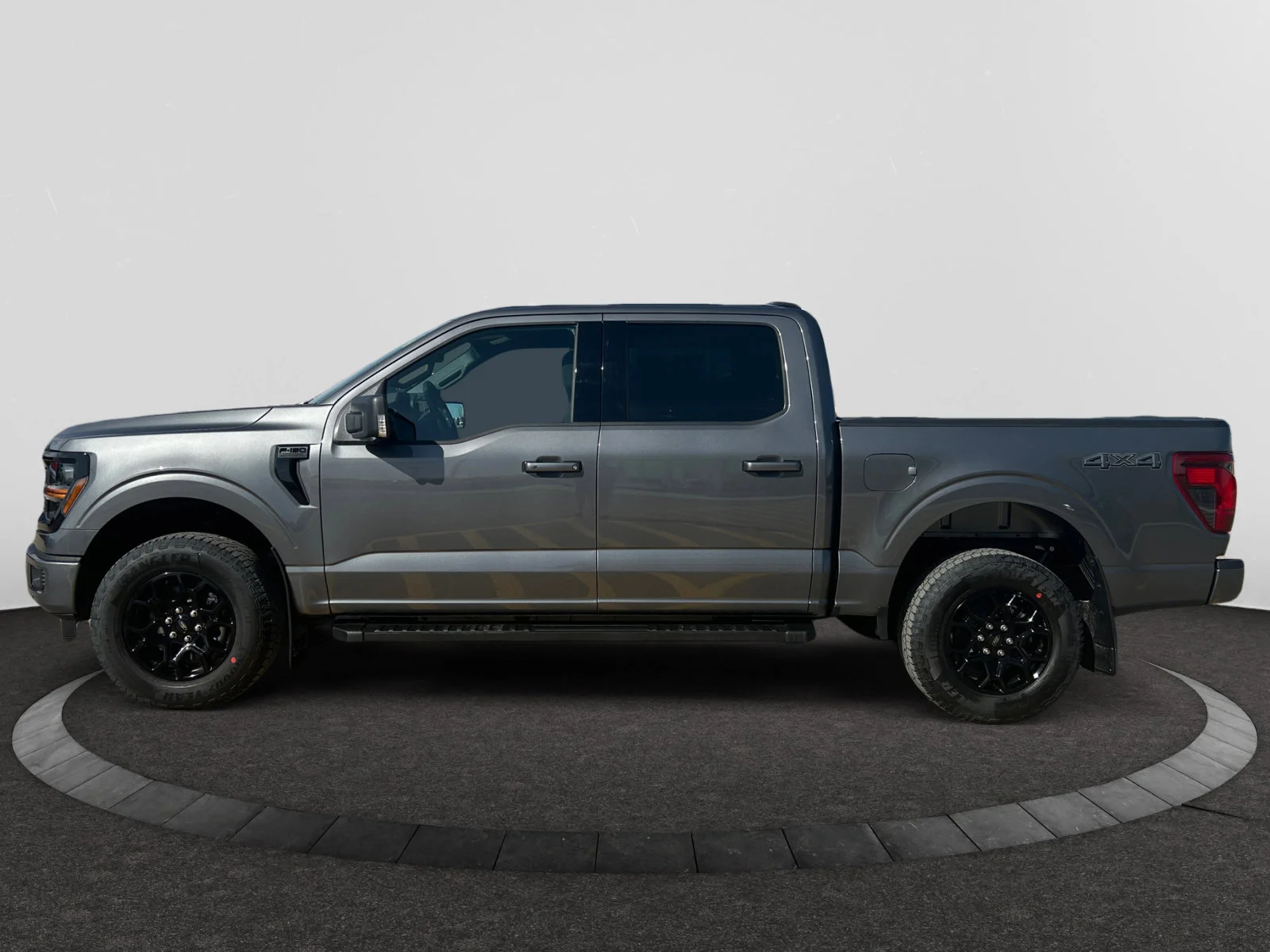 New 2026 Carbonized Grey Metallic Ford XLT image 2