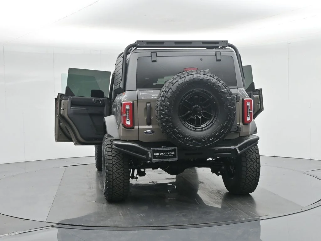 New 2025 Marsh Gray Ford Badlands image 38