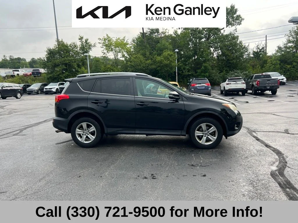 Used 2015 Black Toyota XLE image 4