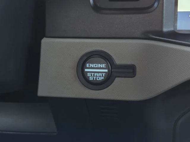 Used 2022 White Ford Wildtrak image 16