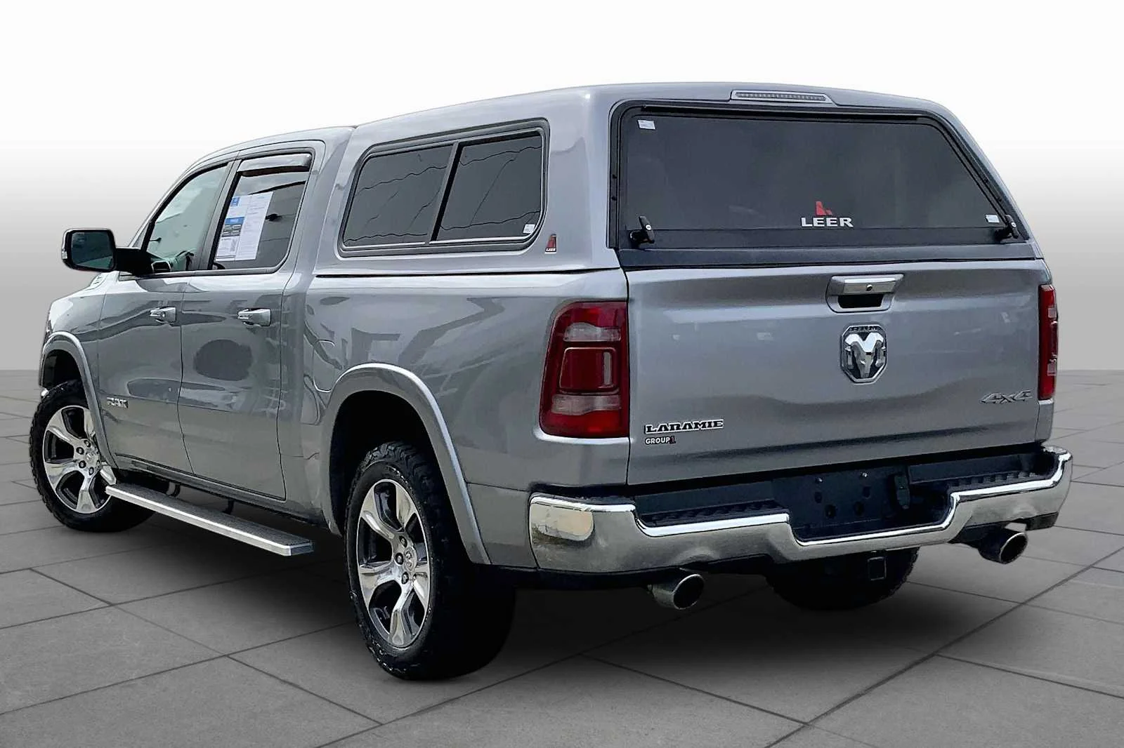 Used 2019 Billet Silver Metallic Clearcoat Ram Laramie image 11