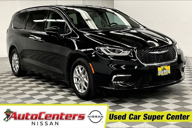 2024 Chrysler Pacifica Touring L's photo