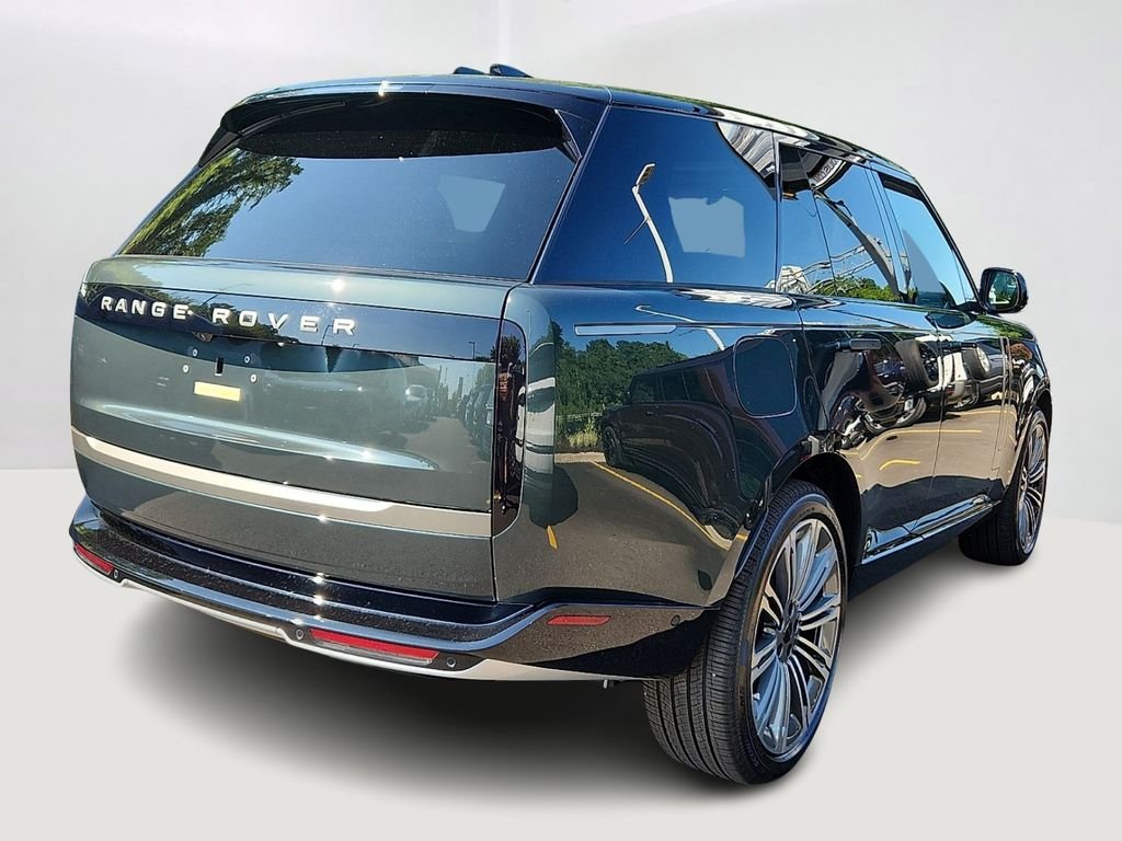 New 2026 Belgravia Green Land Rover SE image 3