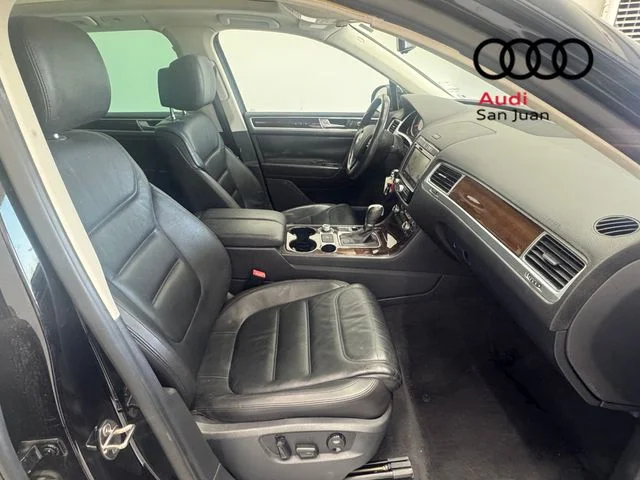 Used 2015 Black Volkswagen V6 Lux image 24