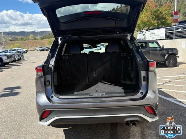 Certified Used 2025 MAGNETIC GRAY MET. Toyota  image 8