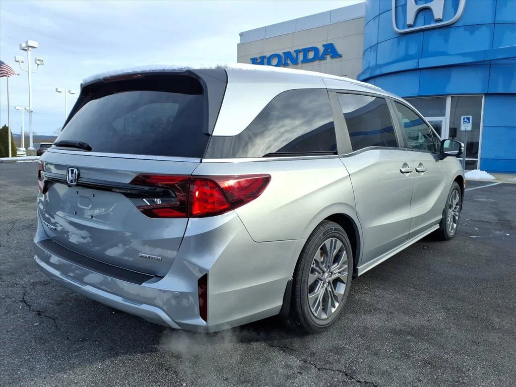 2026 Honda Odyssey Touring - Photo 4
