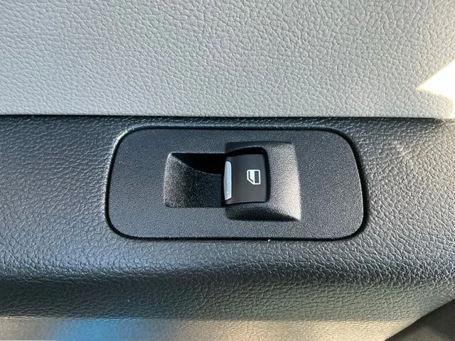 Used 2019 Blue Metallic Ford XL image 25