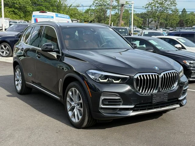 Used 2022 Black Sapphire Metallic BMW xDrive40i image 3