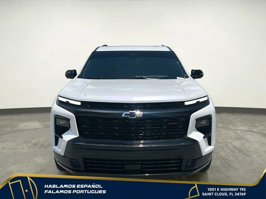 Used 2024 Iridescent Pearl Tricoat Chevrolet RS image 9
