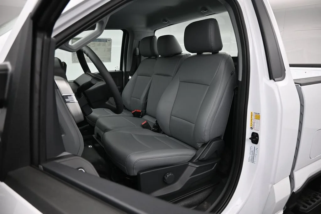 New 2027 Oxford White Ford XL image 9