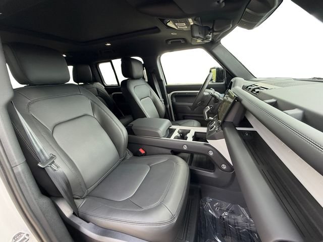 New 2026 Fuji White Land Rover X-Dynamic SE image 16
