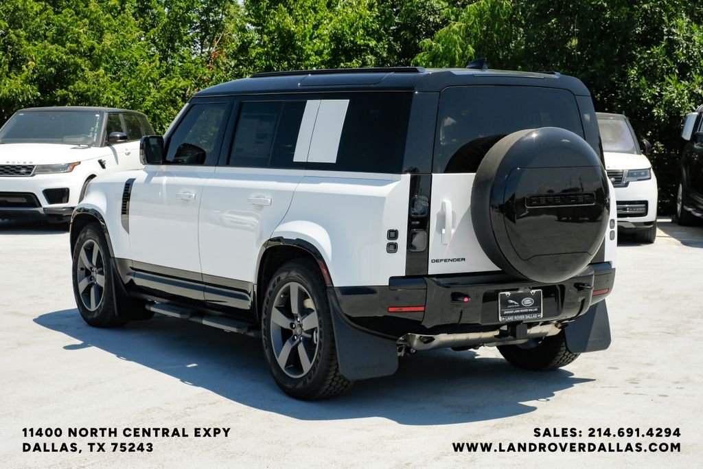 New 2026 Fuji White Land Rover X-Dynamic SE image 8