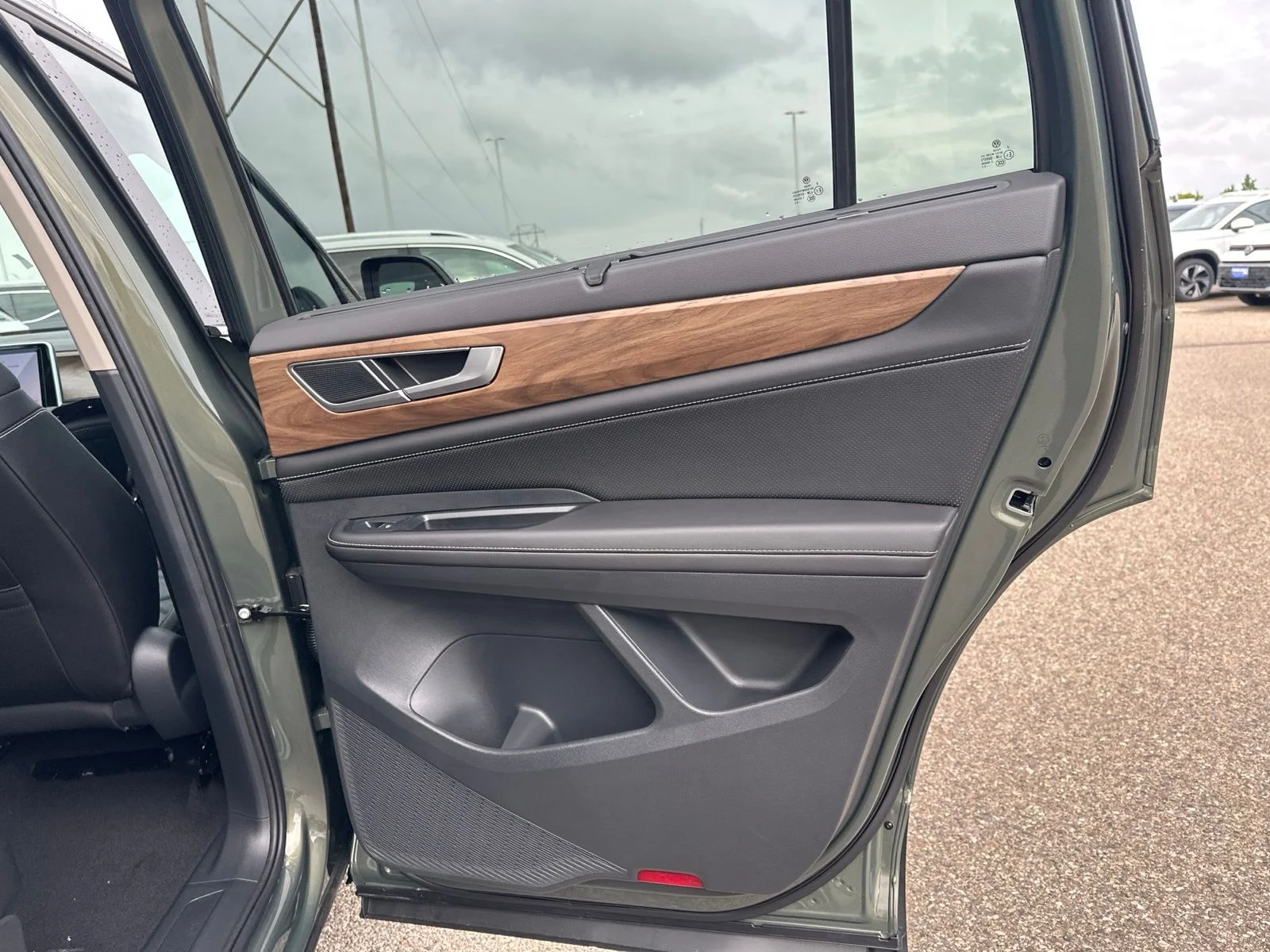 2026 Volkswagen Atlas SE w/Tech - Photo 37