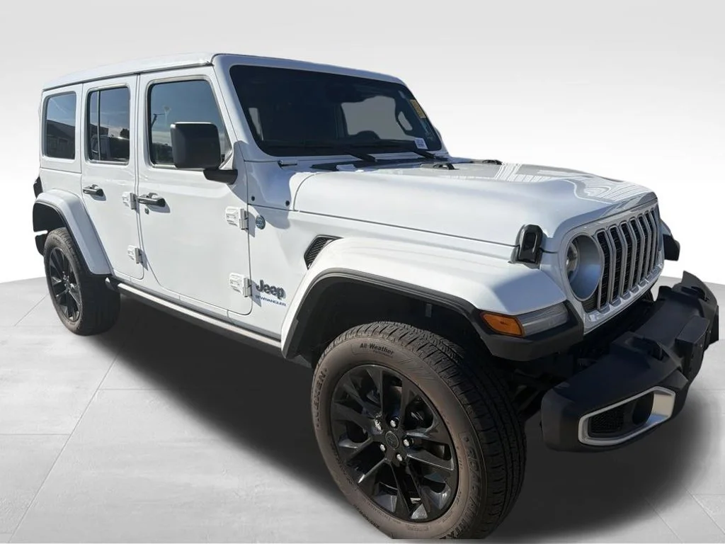 Used 2025 White Jeep Sahara 4xe image 19