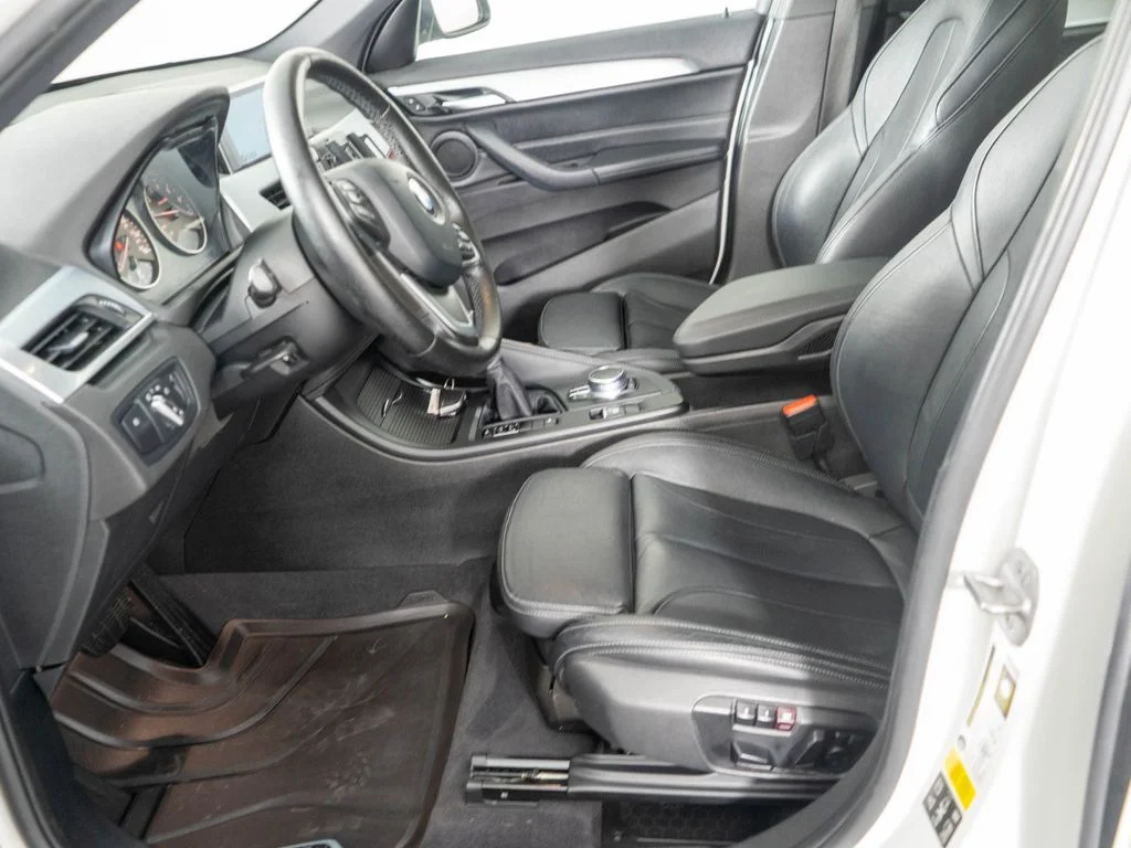 Used 2017 White BMW xDrive28i image 10