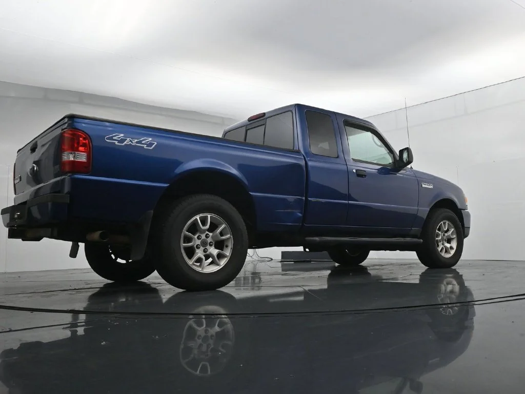 Used 2011 Blue Ford XLT image 22