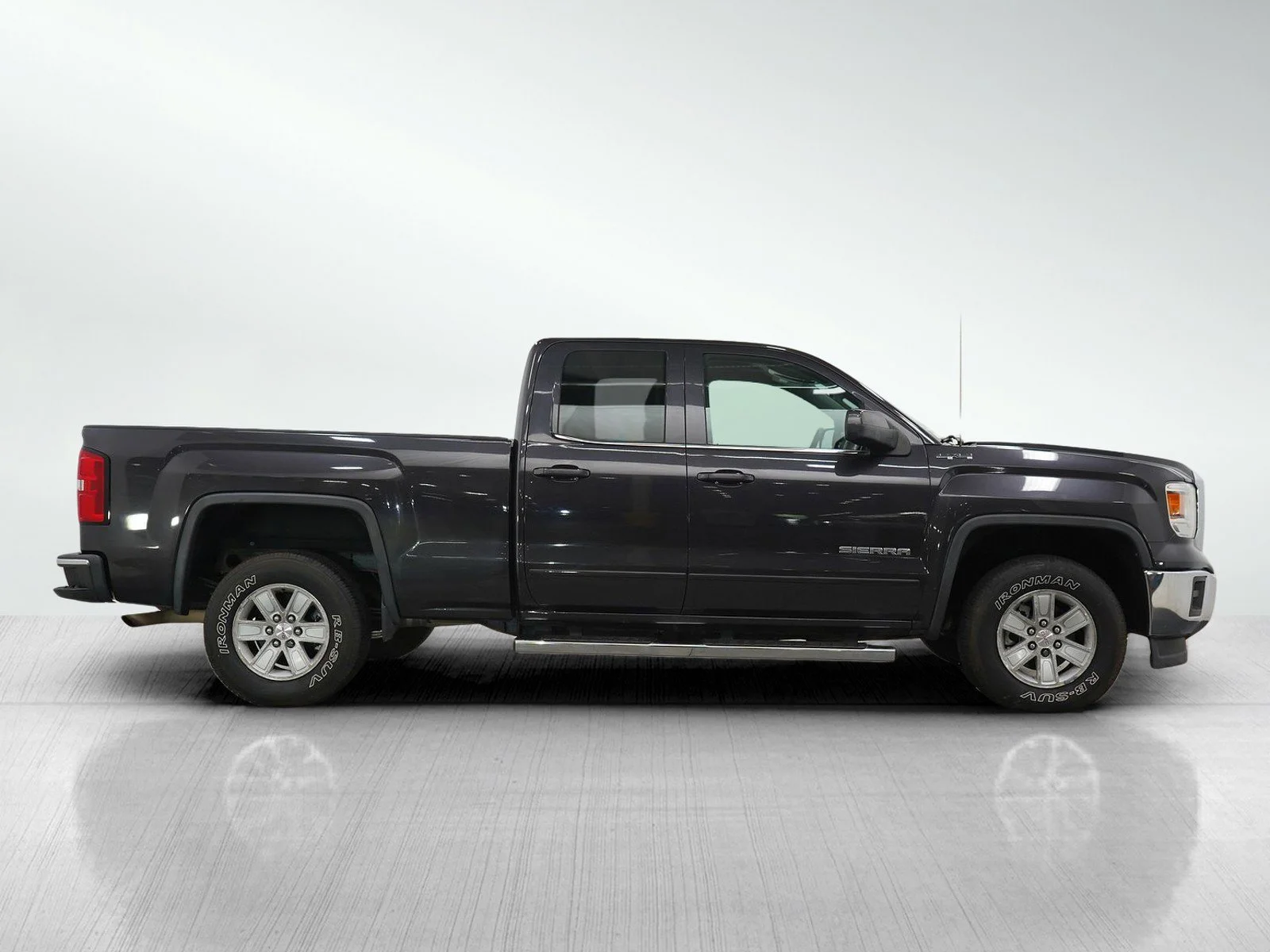 Used 2015 Iridium Metallic GMC 4WD Double Cab 143.5 SLE image 6