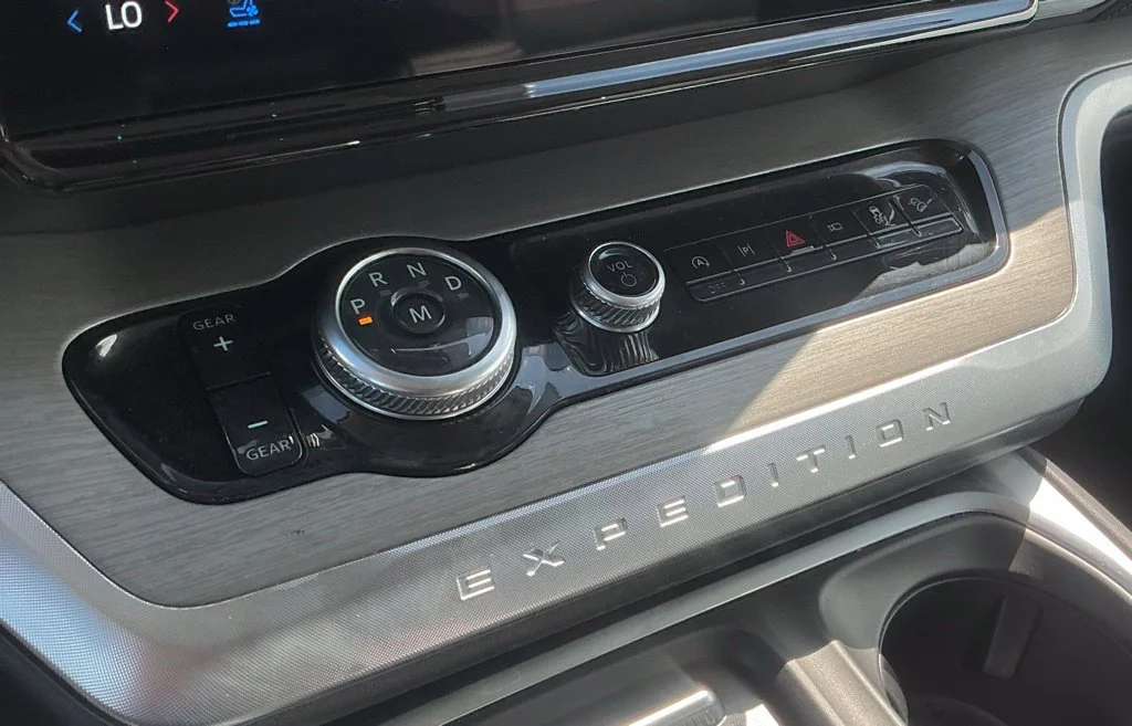 Used 2025 Black Ford Platinum image 33