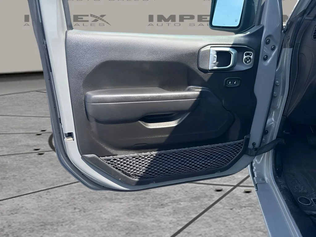Used 2023 Gray Jeep Rubicon 4xe image 25