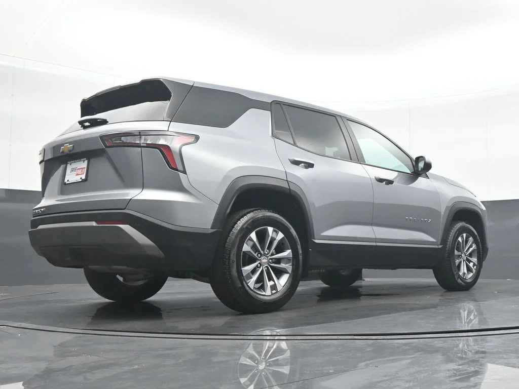 Used 2026 Gray Chevrolet LT image 30