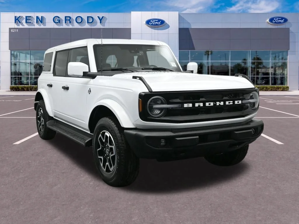 2026 Ford Bronco Outer Banks 4x4's photo