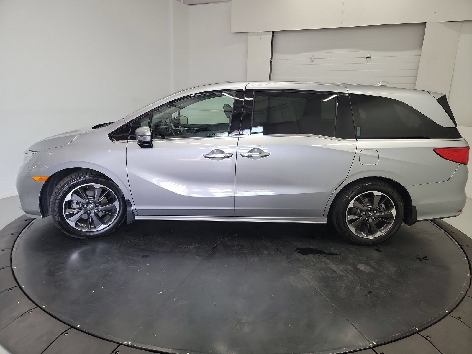 Certified Used 2024 Lunar Silver Metallic Honda Elite image 5