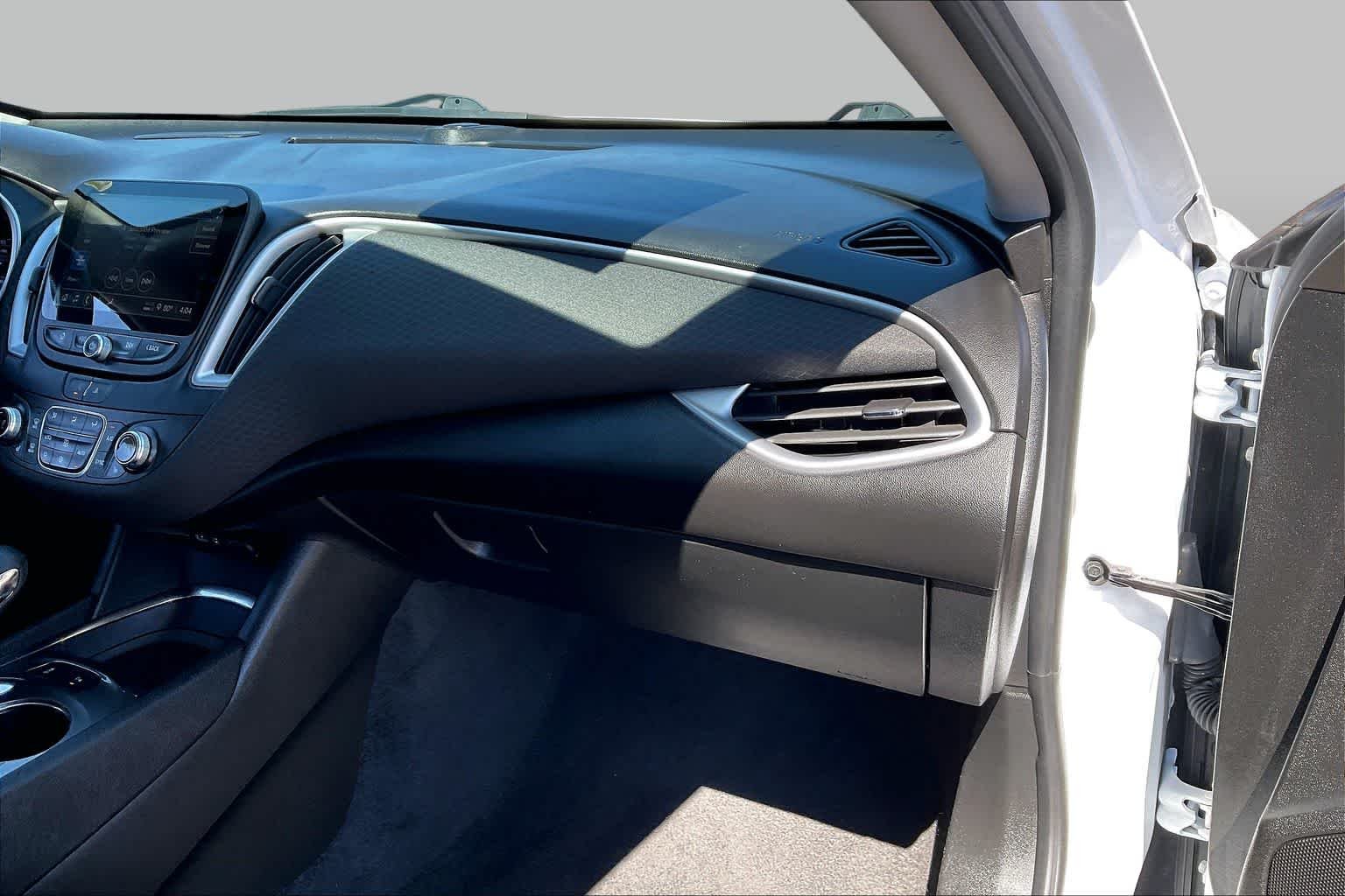Used 2024 Summit White Chevrolet LT image 19