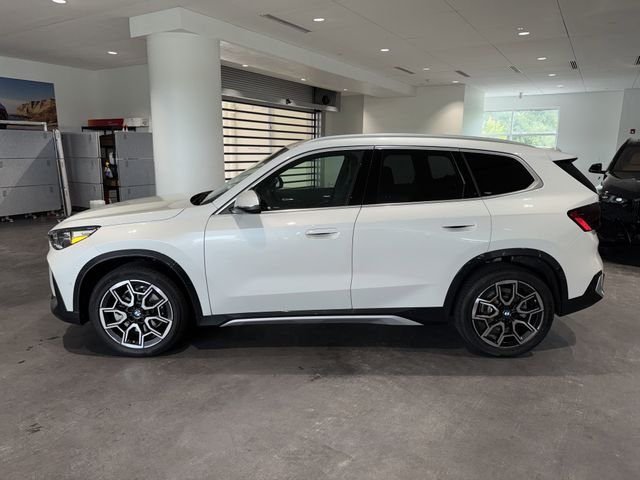 New 2026 Mineral White Metallic BMW xDrive28i image 4