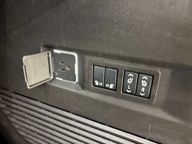 Used 2025 Black Chevrolet Z71 image 10