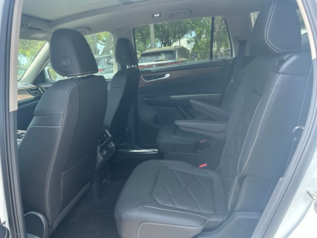 New 2026 White/off-white Volkswagen 2.0T SE w/Technology image 46