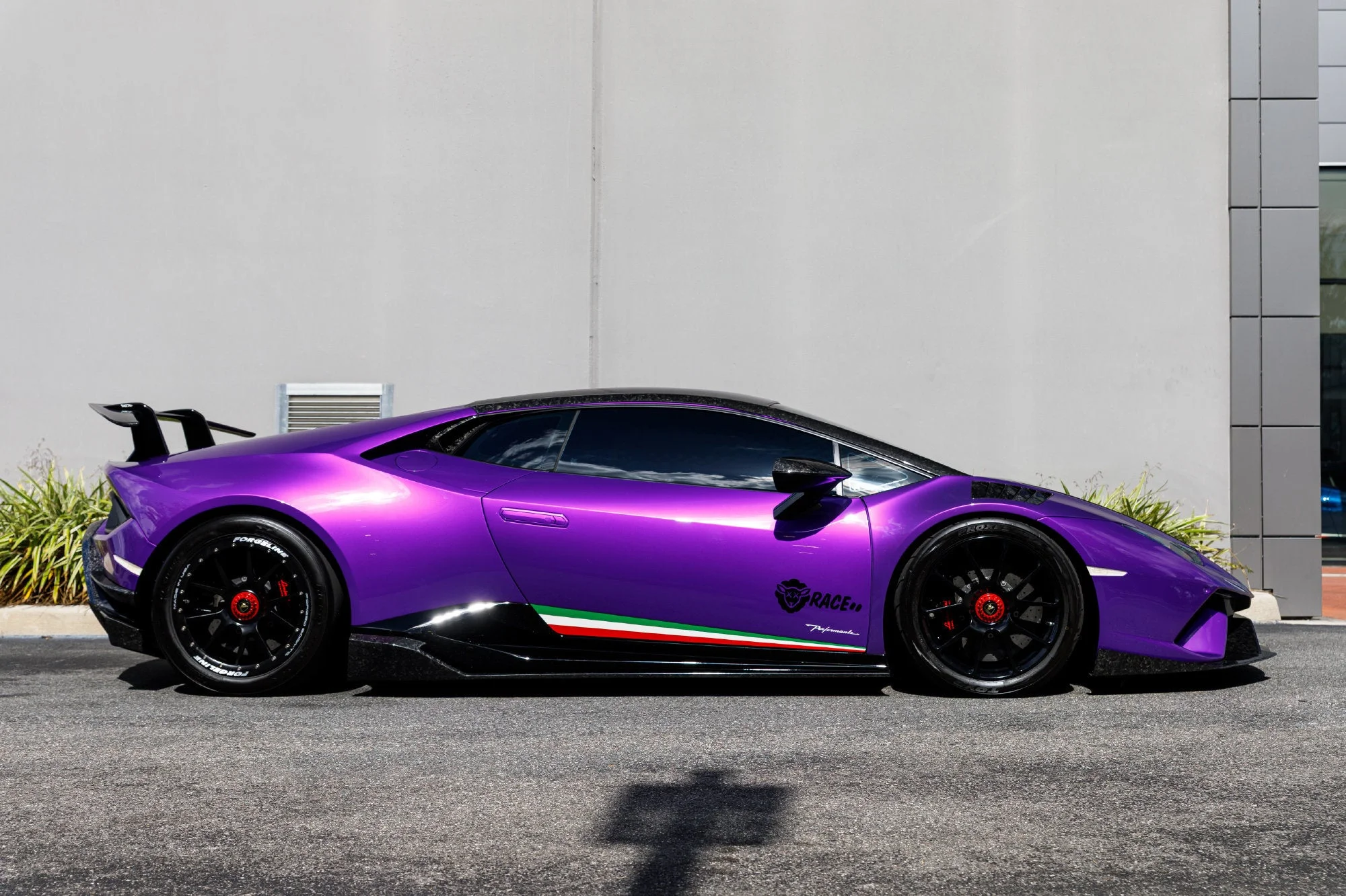Used 2018  Lamborghini Performante image 6