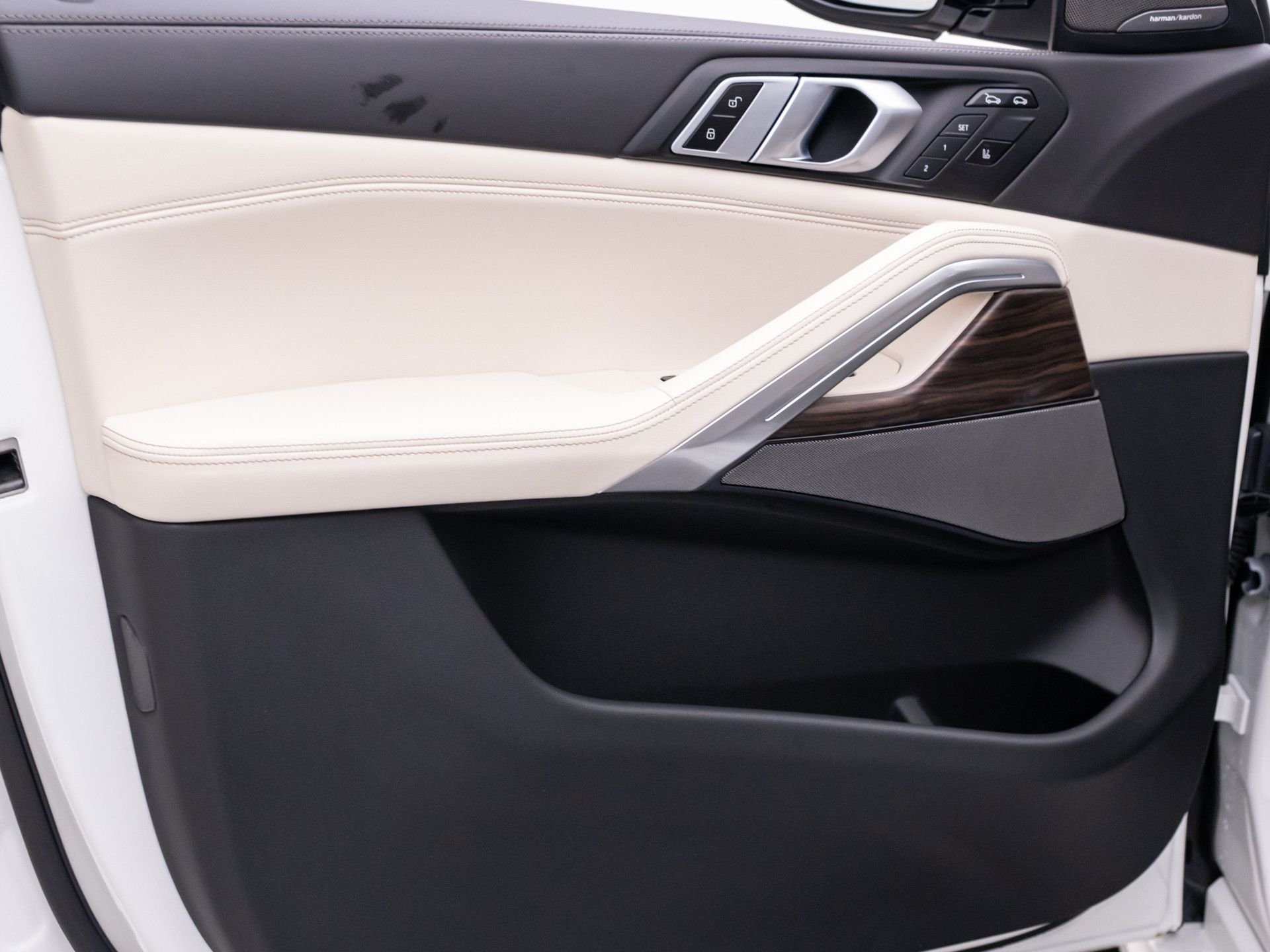 New 2027 Alpine White BMW xDrive40i image 14